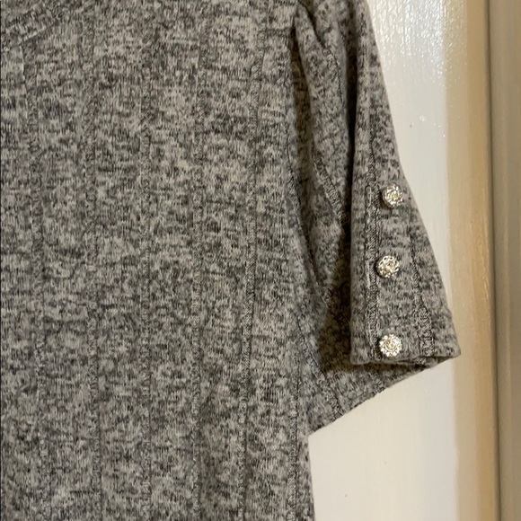 Top - Picture 2 of 5